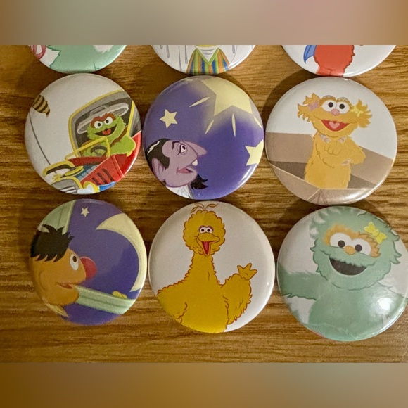NEW Sesame Street Character Button Set - Picture 2 of 13